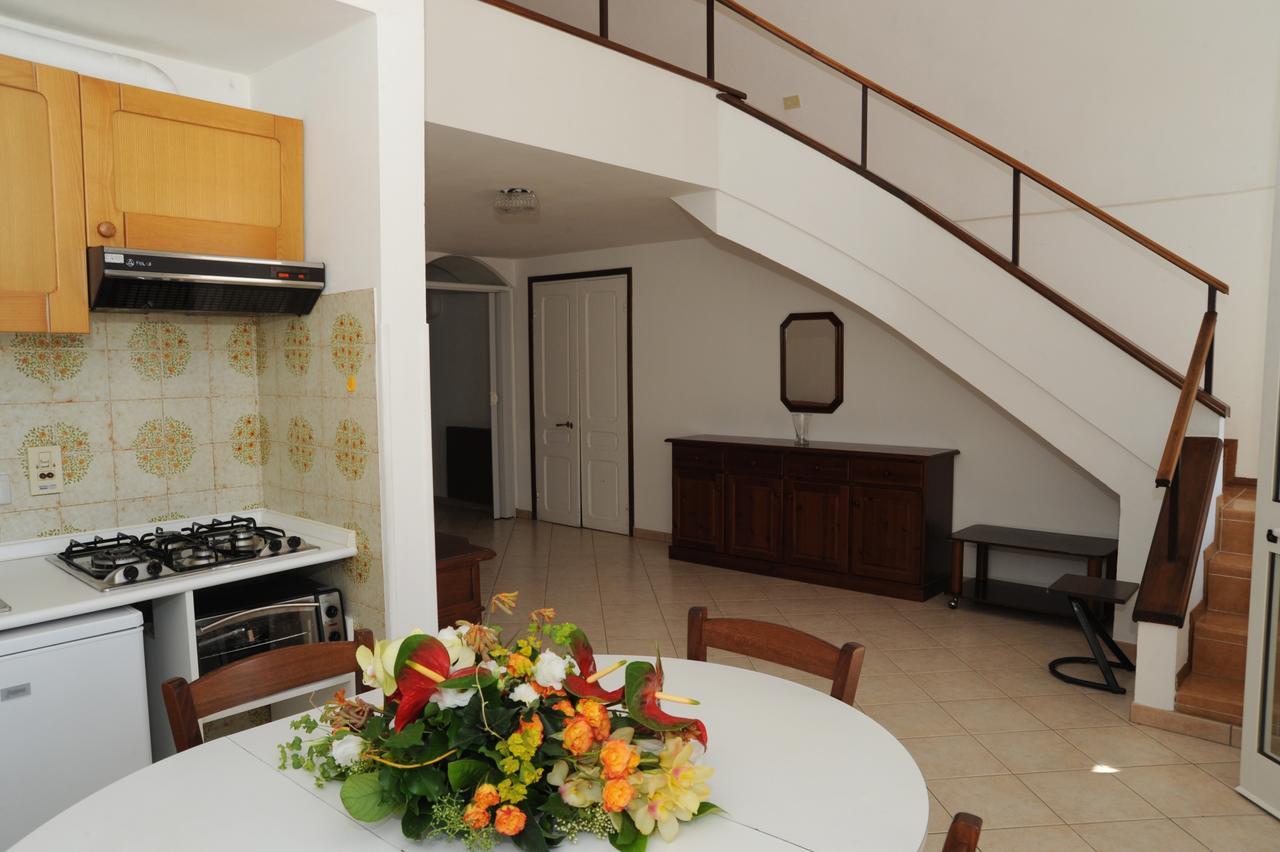Holiday'S Beach Aparthotel เวนติมิญา ภายนอก รูปภาพ