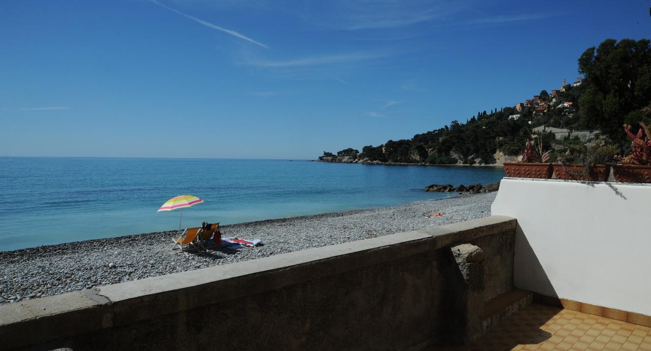 Holiday'S Beach Aparthotel เวนติมิญา ภายนอก รูปภาพ