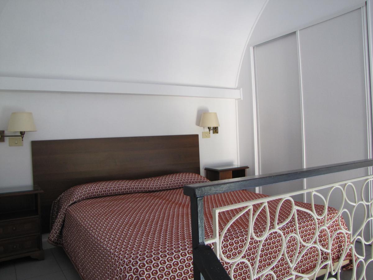 Holiday'S Beach Aparthotel เวนติมิญา ภายนอก รูปภาพ
