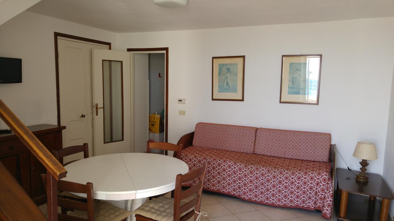 Holiday'S Beach Aparthotel เวนติมิญา ภายนอก รูปภาพ